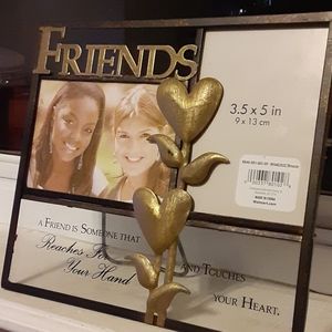 Friends metal heart frame
